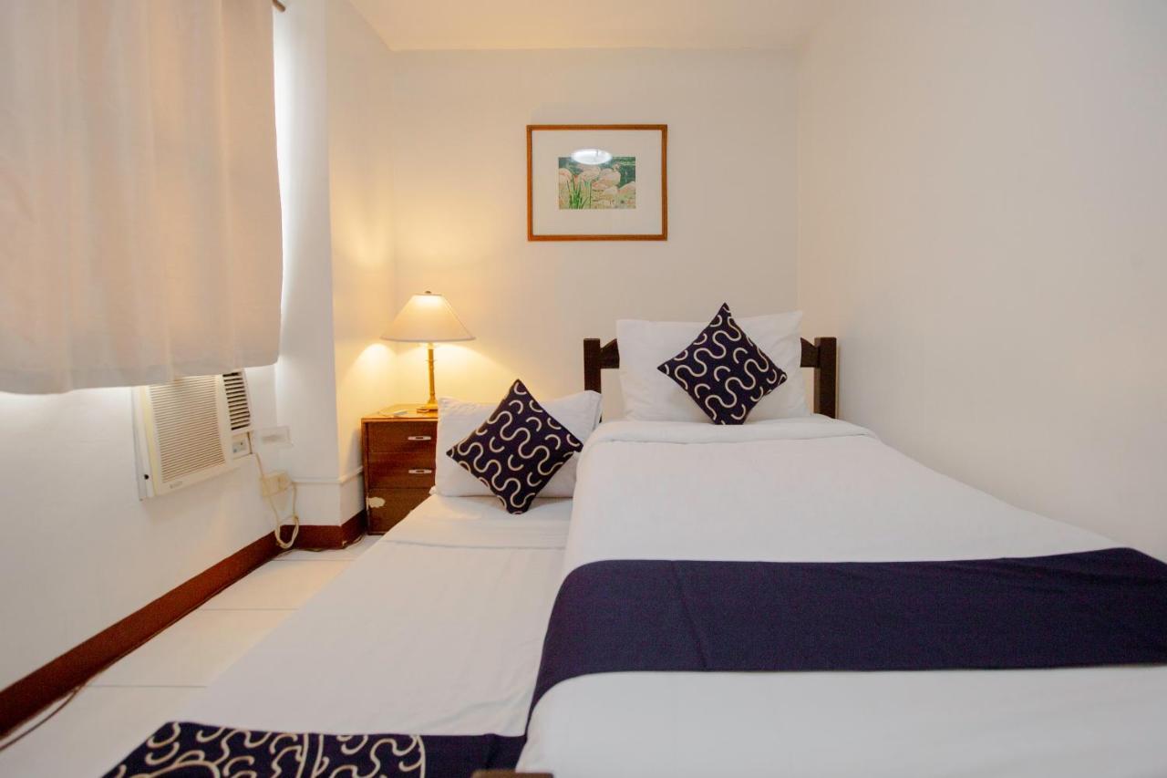 Newgrange Condotel Quezon City Eksteriør billede